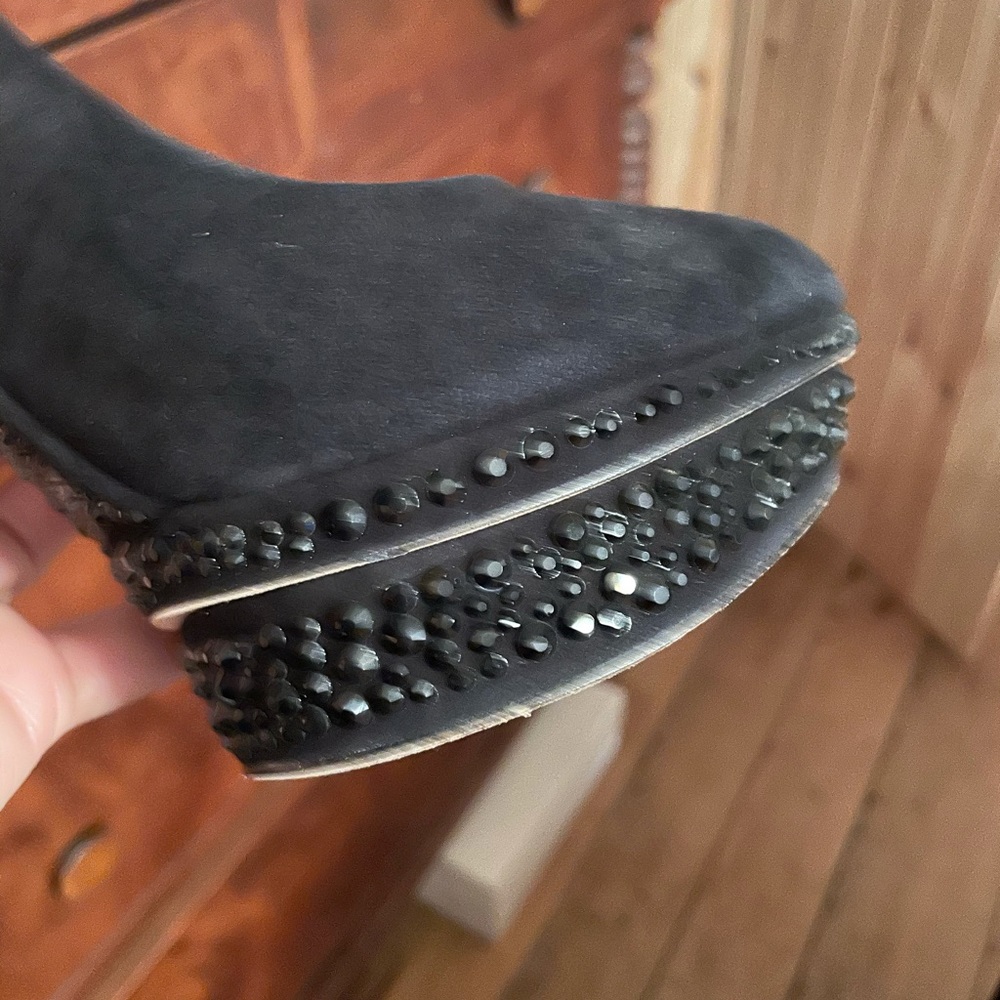 Brian Atwood 38.5/8 black crystal heels. Size 8 - Picture 11 of 16
